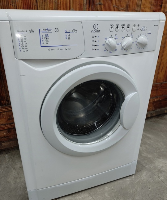 Стиральная машина Indesit итальянская сборка,