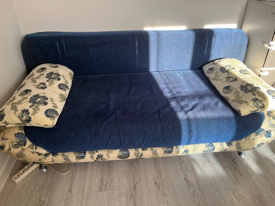 Продам диван 5000₽ самовывоз. 79201257326 (1)