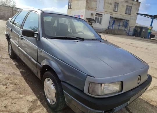 Продам Volkswagen Passat B3 1988 (1)
