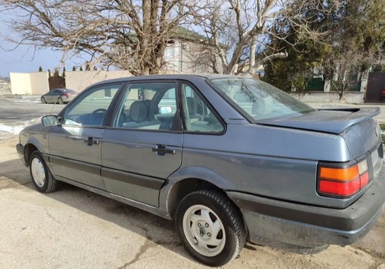 Продам Volkswagen Passat B3 1988 (3)