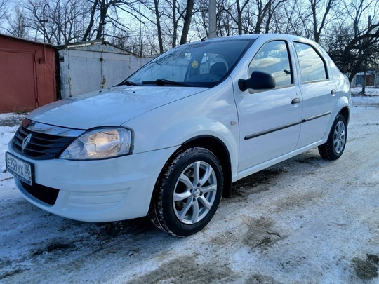 В продаже  рено логан