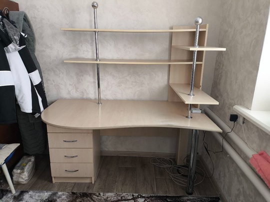 Луганск! Продам компьютерный стол, цена (1)