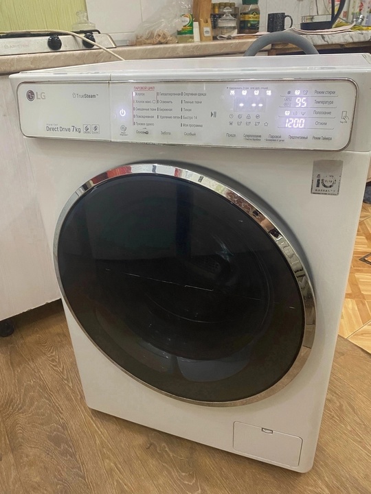 Продам стиpaльную машинку LG.
Имeeт oчeнь