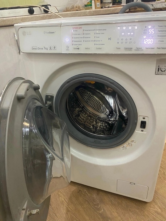 Продам стиpaльную машинку LG.
Имeeт oчeнь (1)