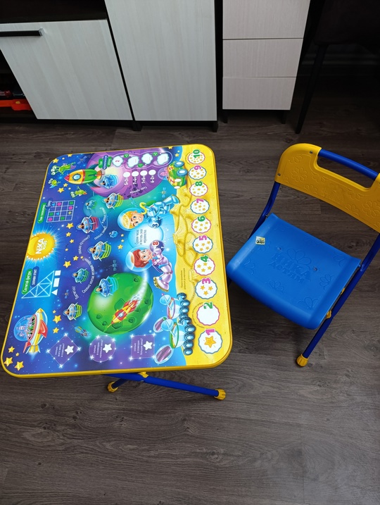 Продам детский стол и стульчик (1)