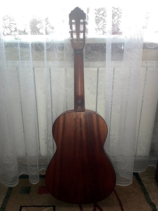 Продам гитару Cort 3/4 +чехол
В (2)