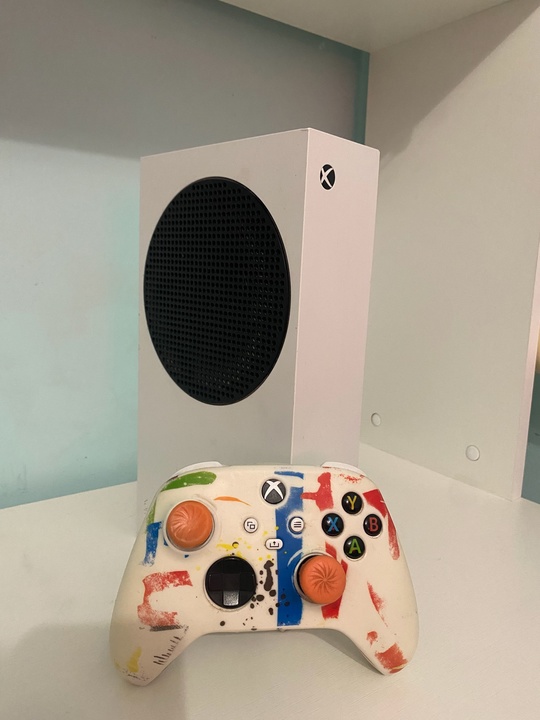 Продам Xbox series s 512gb