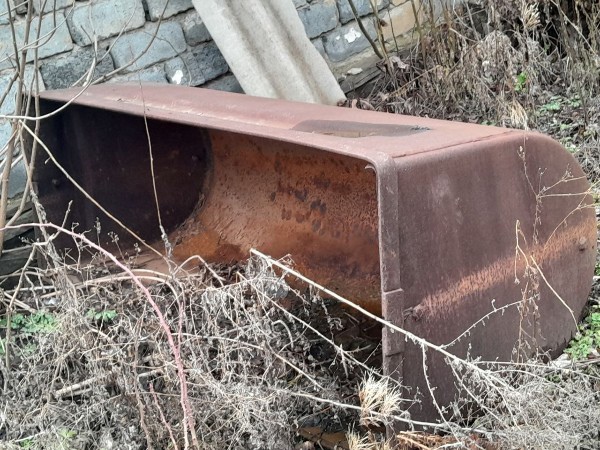 Продам 

1. Вольер 2х1,5х1,8 - 6000 (1)