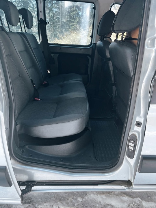 Продам Citroen Berlingo
2009 год пробег (8)