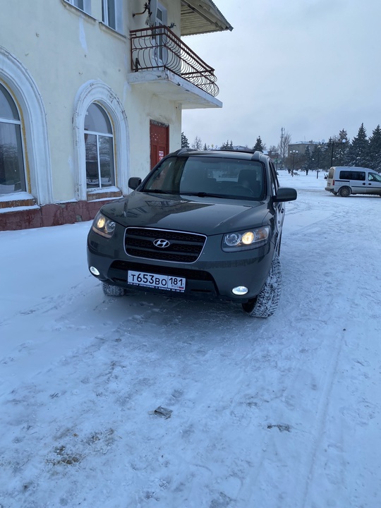 HYUNDAI Santa Fe 
Год выпуска (1)