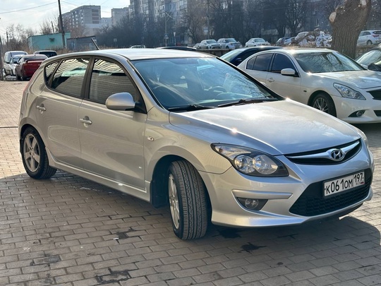 Продам Hyundai i30
2011 год
1.6 бензин (2)