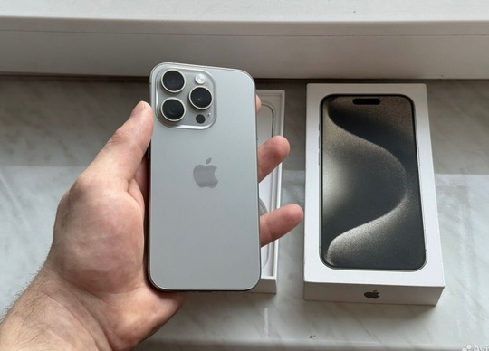 Продам IPhone 15 pro natural