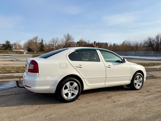 Skoda Octavia A5 2013г.
1.6 MPi (2)