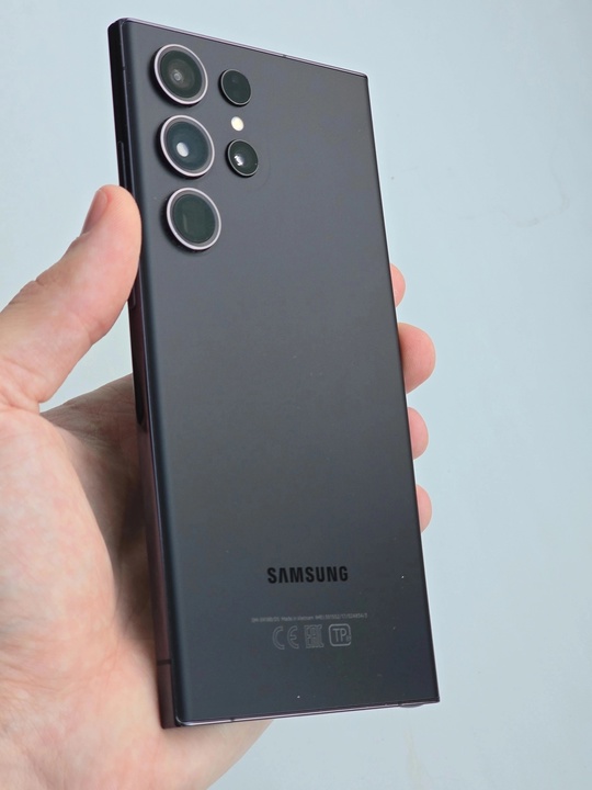 В продаже Samsung S23 ultra
