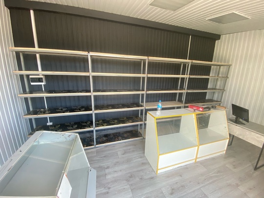 Продам!!Стеллажи разборные,размеры высота 2,1 м,глубина