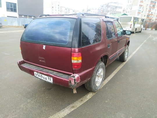 Chevrolet Blazer 2.2 МТ  1998год

Продам (4)