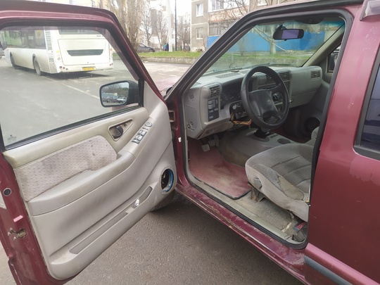 Chevrolet Blazer 2.2 МТ  1998год

Продам (7)