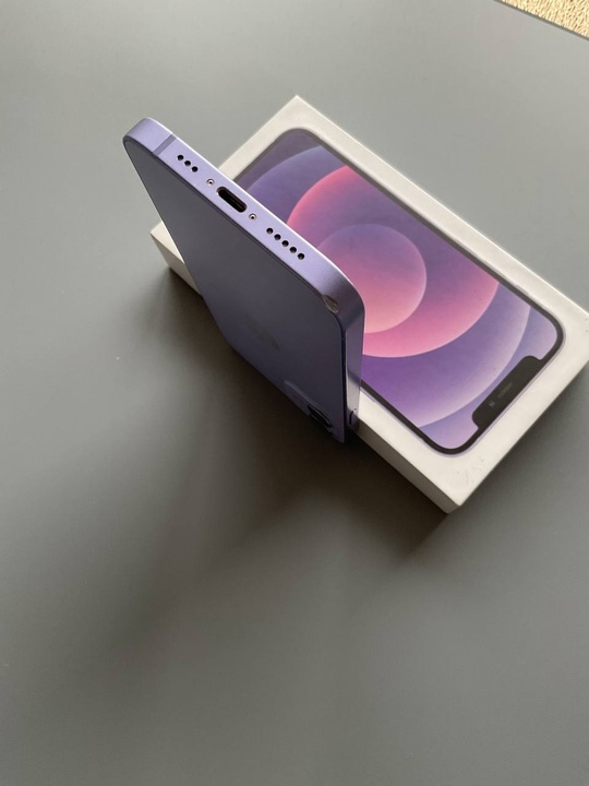 IPhone 12 (256) гиг память.
Акб (1)