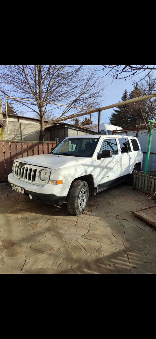 Продам свой авто Jeep Patriot (4)