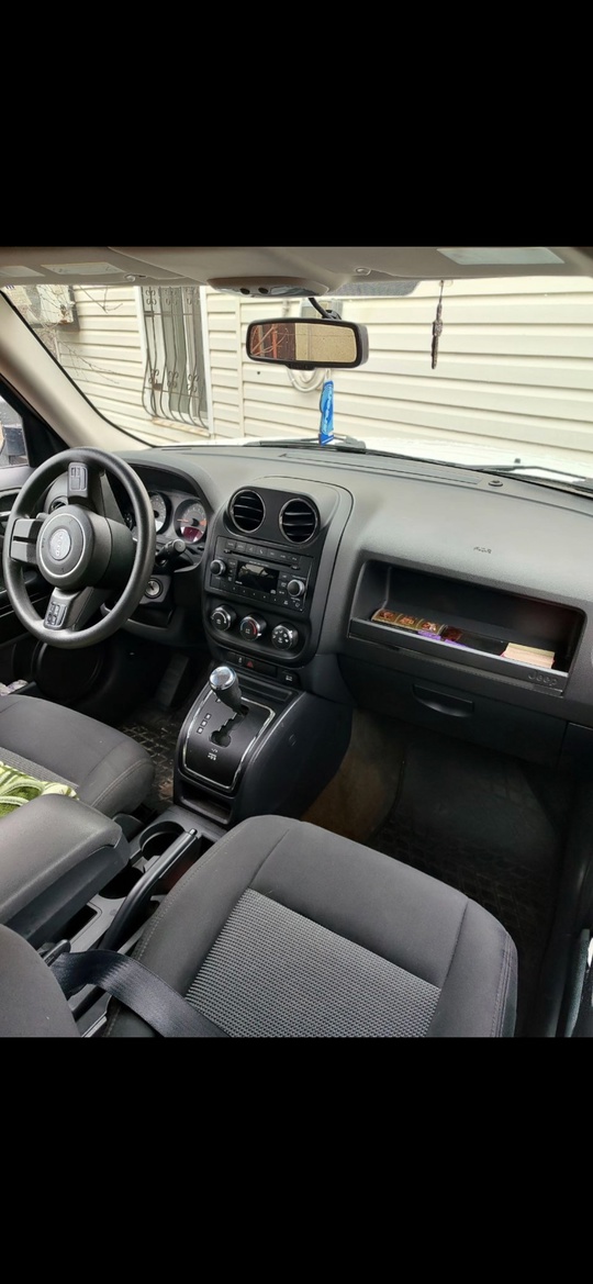 Продам свой авто Jeep Patriot (7)