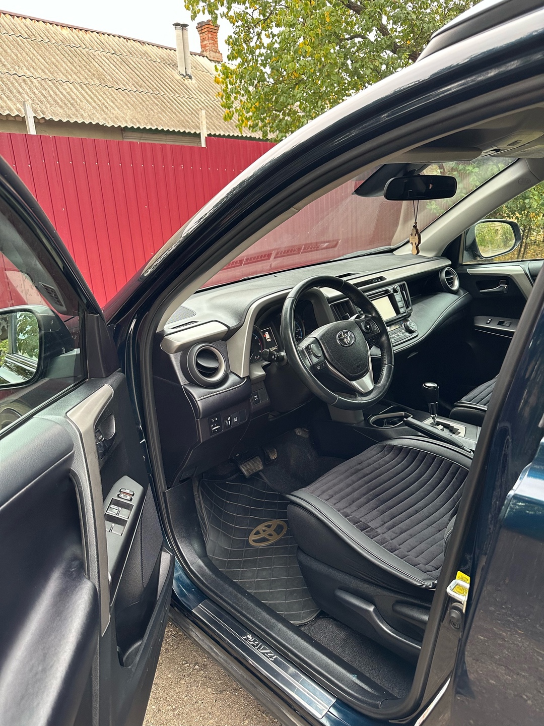 Продам Toyota Rav 4, в (6)