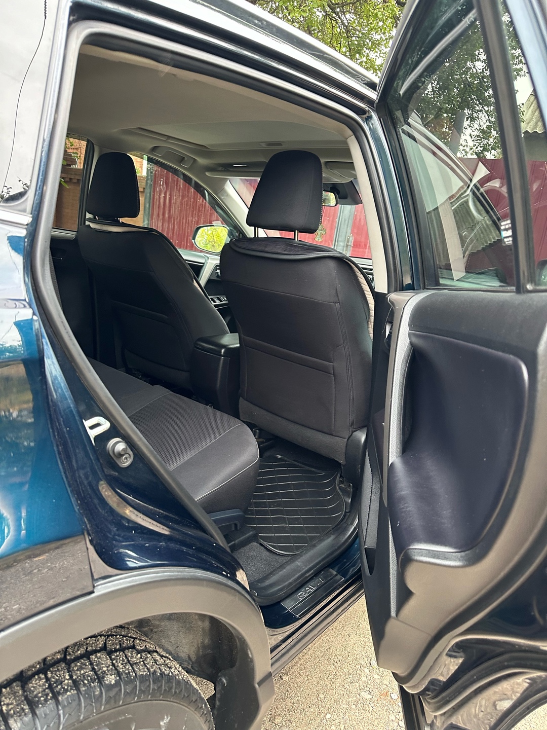 Продам Toyota Rav 4, в (8)