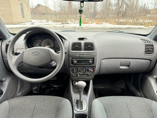 Продам Hyundai Accent 2008г АВТОМАТ
Машина (7)