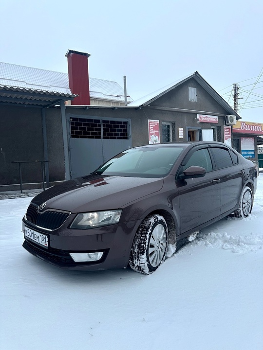 ПРОДАМ SKODA OCTAVIA 
2015 года!
Коробка (1)