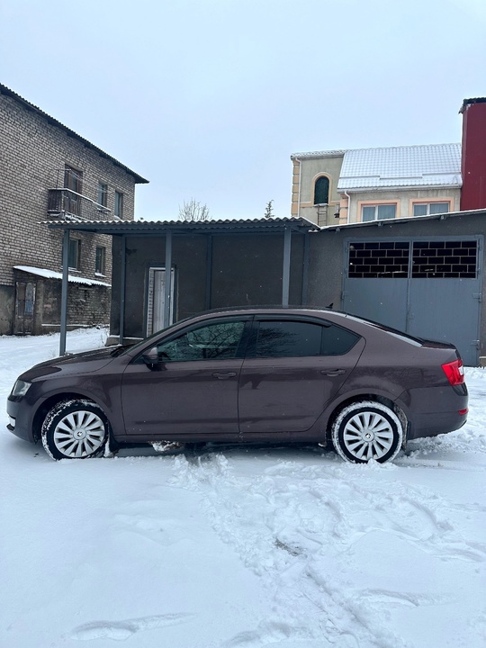 ПРОДАМ SKODA OCTAVIA 
2015 года!
Коробка (6)