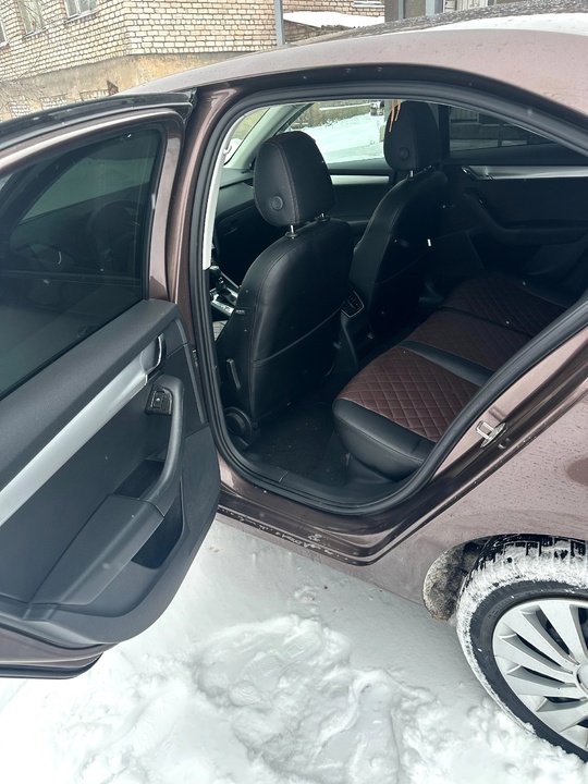 ПРОДАМ SKODA OCTAVIA 
2015 года!
Коробка (8)