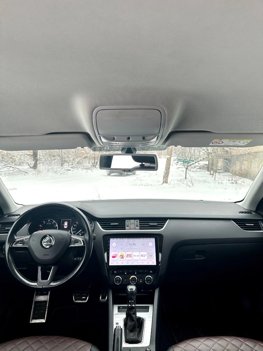 ПРОДАМ SKODA OCTAVIA 
2015 года!
Коробка (9)