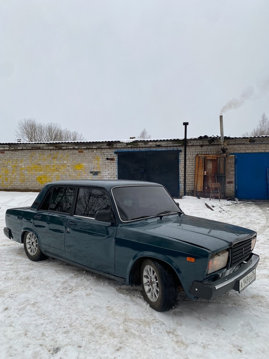 Продам ваз 2107 карбюратор 
2003 (3)