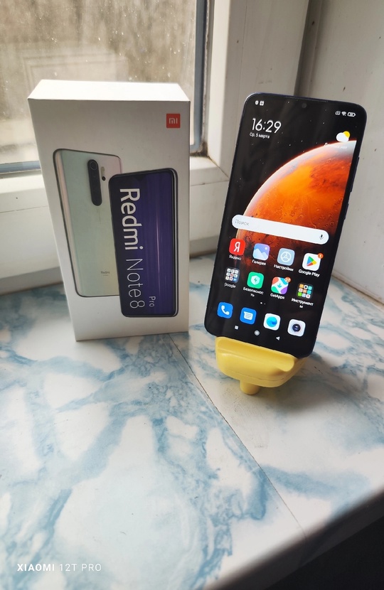 В продаже имеются 2 смартфоны (2)