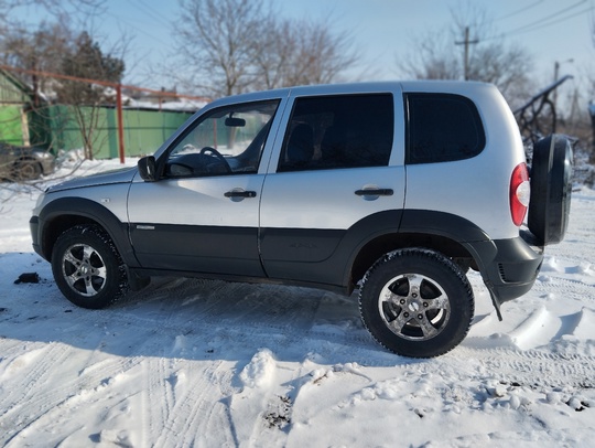 Продам Chevrolet Niva 1.7л. 2012 (3)