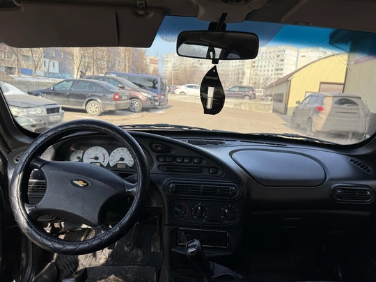 Chevrolet Niva 
2006 год 
1.7 (4)
