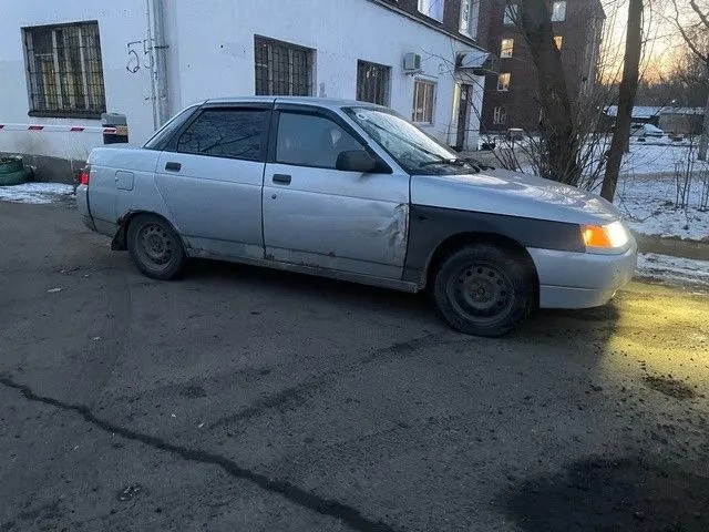 ВАЗ 2110,дно пороги живые,на учете,запретов (3)