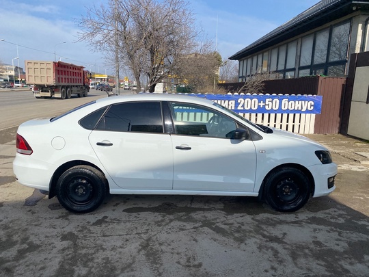 Продам надежный Volkswagen Polo 2018