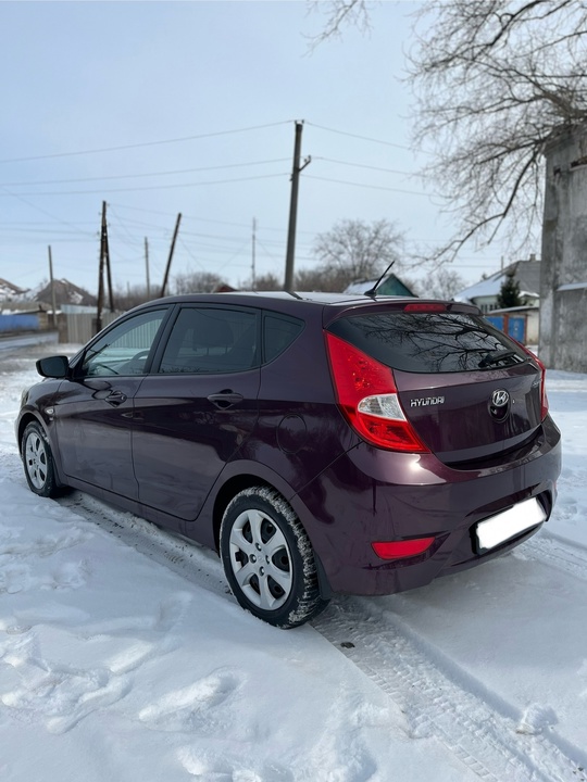 Продам Hyundai Solaris 2012 года (2)
