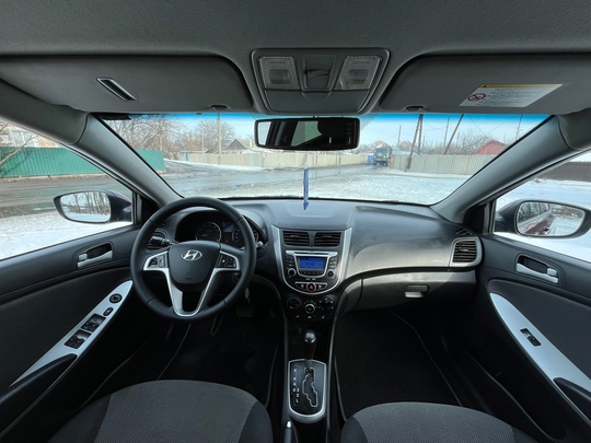 Продам Hyundai Solaris 2012 года (5)