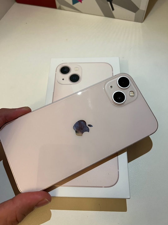 Продам IPhone 13 на 128ГБ