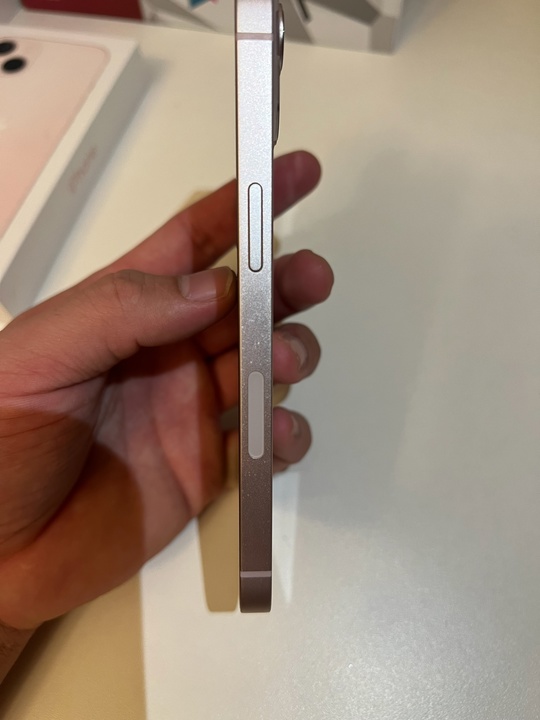 Продам IPhone 13 на 128ГБ (6)