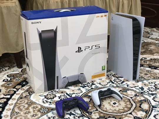 Продам 
Sony PlayStation 5
В идеальном (2)