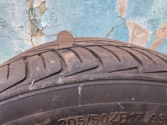 Продается комплект лета" 205/50zr17, в (2)
