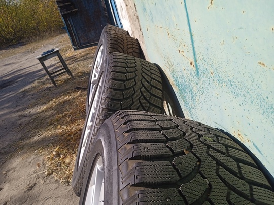 Продам диски с зимней резиной (4)