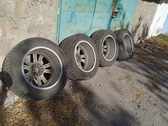 Продам диски с зимней резиной (8)