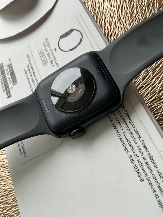 Часы Apple Watch SE 2 (2)