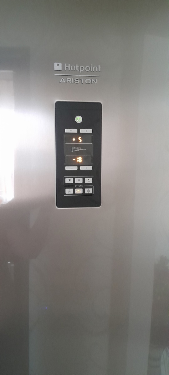 Продаётся холодильник ARISTON Hotpoint HBD1202.3XNFHO3 (1)
