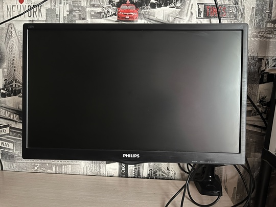 Продаю монитор Philips.на кронштейне (full