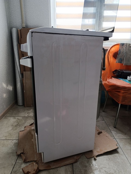 Продам газовую плиту БУ. В (3)