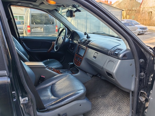Легендарный Mercedes-Benz M-Class (W163) 1998 (4)